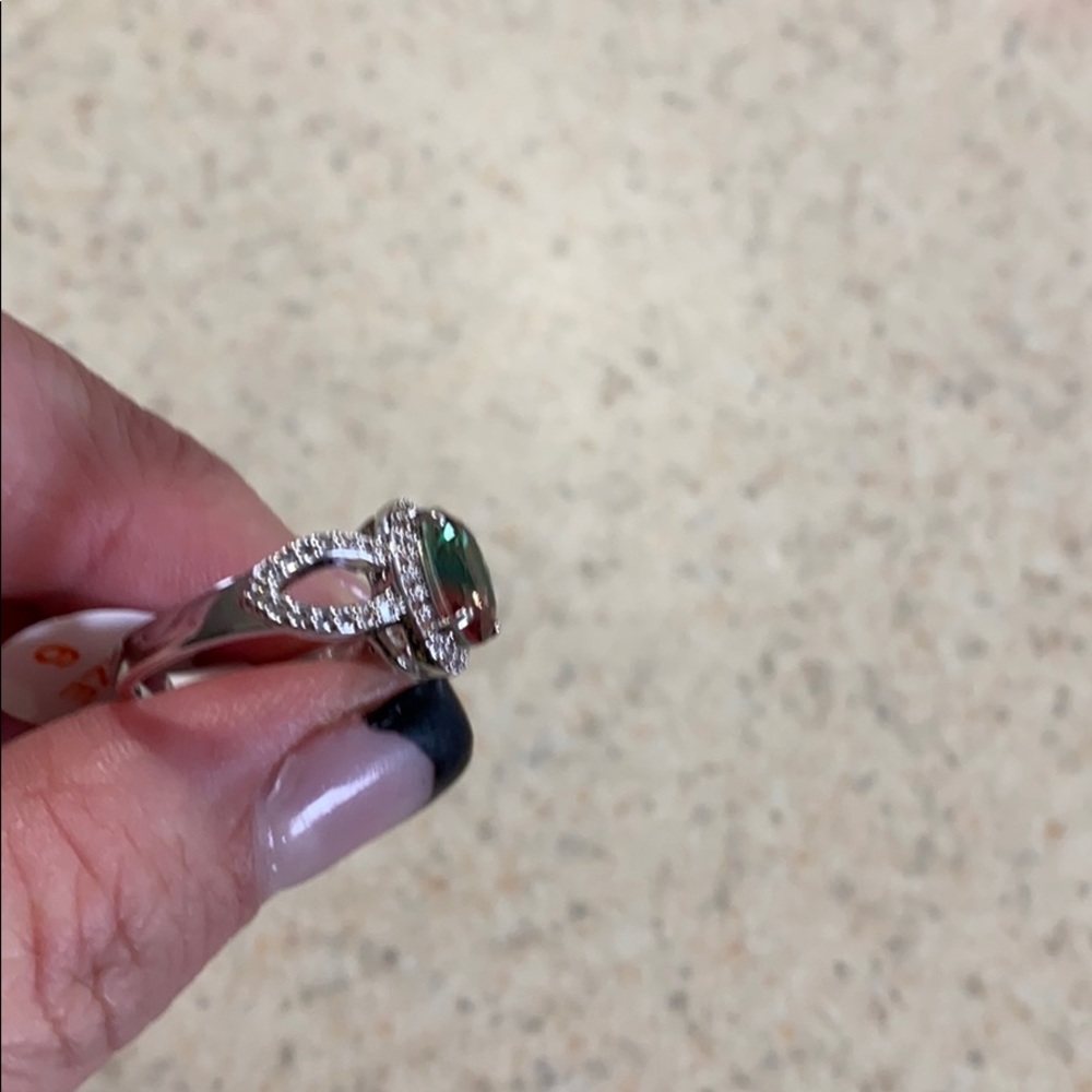 Ring - Picture 3 of 3